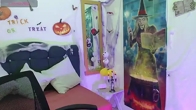 SamantaSweett  online show from 10/18/25, 02:07