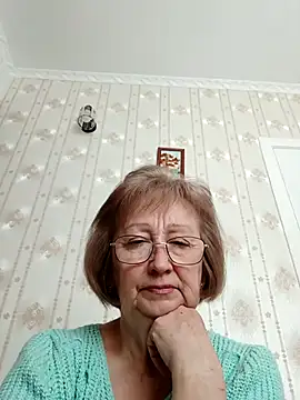 Snapshot of AlikaSwan5821 chatting on 03/13/26, 12:12 AlikaSwan5821 online show from 03/13/26, 12:12