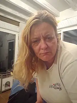 Misspapillon1840 online show from 03/12/26, 01:23