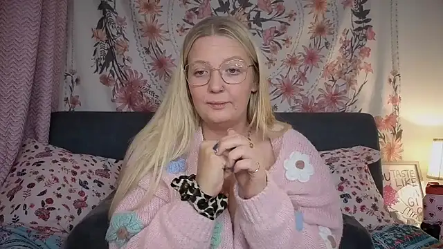 Daisyxoxo  online show from 10/29/25, 09:05