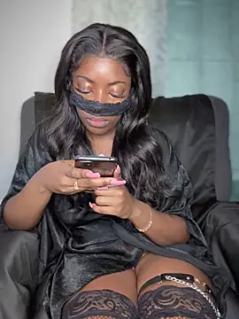 Snapshot of _foreigntitts chatting on 10/02/25, 06:53 foreigntitts online show from 10/02/25, 06:53