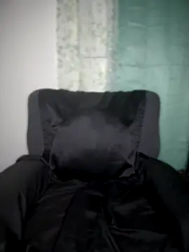 Snapshot of _foreigntitts chatting on 10/26/25, 06:41 foreigntitts online show from 10/26/25, 06:41