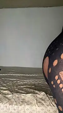 Snapshot of _foreigntitts chatting on 11/21/25, 01:21 foreigntitts online show from 11/21/25, 01:21