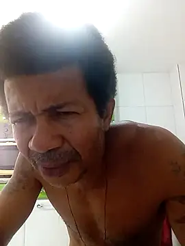 moreno25centimetro online show from 12/19/25, 02:35