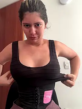 Snapshot of miss_silvia chatting on 09/16/25, 03:35 miss silvia online show from 09/16/25, 03:35