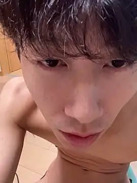 Snapshot of juri20cm chatting on 10/14/25, 05:47 juri20cm online show from 10/14/25, 05:47