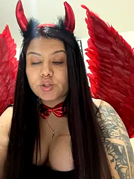 Snapshot of naomy26 chatting on 11/01/25, 08:27 naomy26 online show from 11/01/25, 08:27