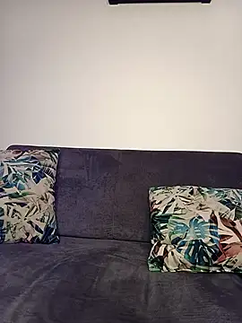 Snapshot of Enzo-wolf33 chatting on 10/11/25, 11:47 Enzo-wolf33 online show from 10/11/25, 11:47