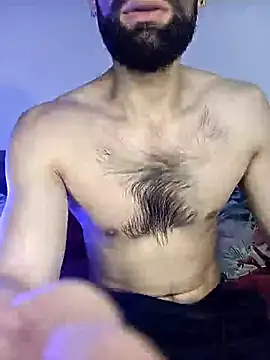 Snapshot of Enzo-wolf33 chatting on 10/18/25, 12:57 Enzo-wolf33 online show from 10/18/25, 12:57