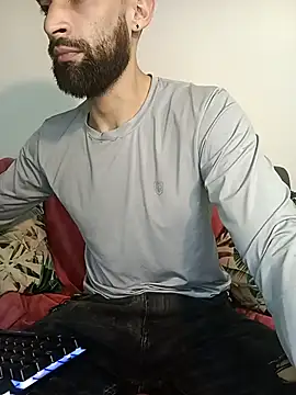 Snapshot of Enzo-wolf33 chatting on 10/28/25, 02:26 Enzo-wolf33 online show from 10/28/25, 02:26