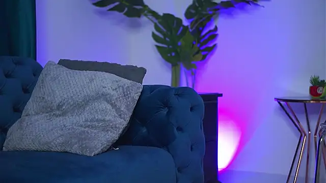 NinaSolenne online show from 03/04/26, 08:15