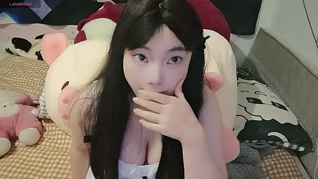 Snapshot of 9TVVALK chatting on 10/10/25, 01:32 9TVVALK online show from 10/10/25, 01:32