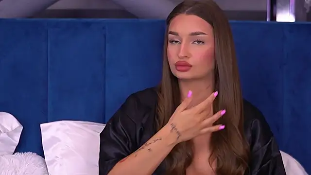 MillaSerene online show from 10/24/25, 04:31