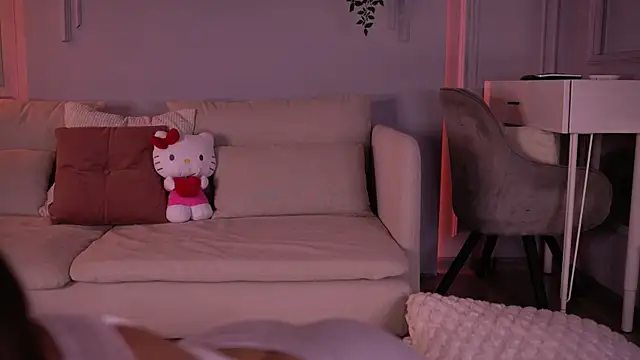 MillaSerene online show from 04/10/26, 05:34