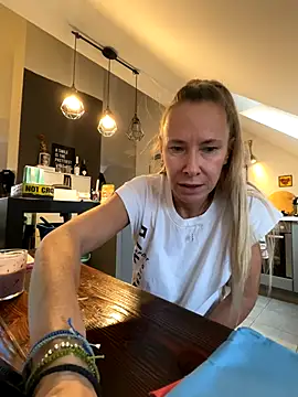 blondi2077 online show from 10/27/25, 11:36