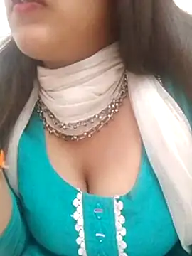 Snapshot of Babe_Doll04 chatting on 04/16/26, 07:20 Babe Doll04 online show from 04/16/26, 07:20