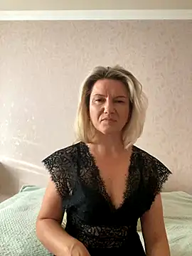 AliceSwan4011 online show from 09/16/25, 02:18