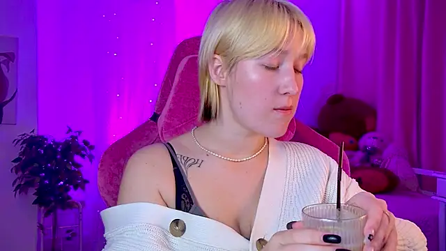 CinBellamy online show from 09/29/25, 03:00