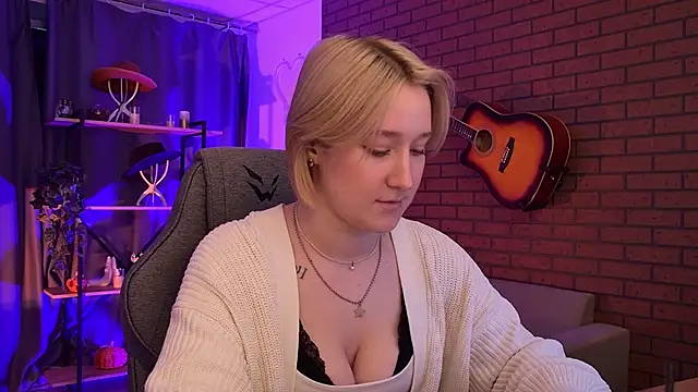 Snapshot of CinBellamy chatting on 02/23/26, 07:39 CinBellamy online show from 02/23/26, 07:39