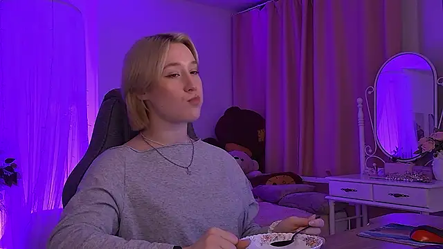 Snapshot of CinBellamy chatting on 02/25/26, 02:54 CinBellamy online show from 02/25/26, 02:54