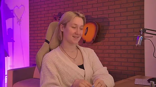 Snapshot of CinBellamy chatting on 02/26/26, 07:40 CinBellamy online show from 02/26/26, 07:40