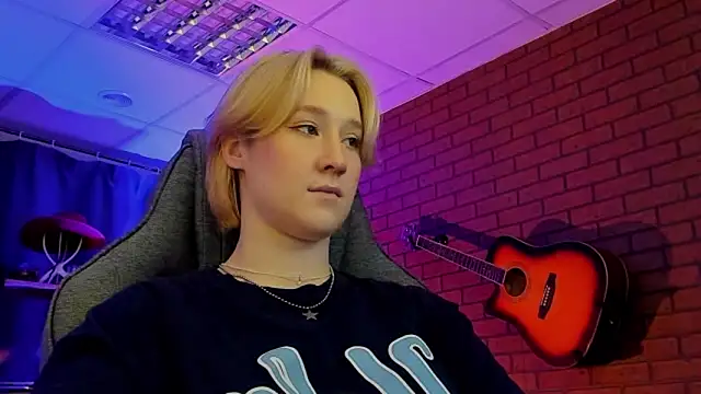 Snapshot of CinBellamy chatting on 02/27/26, 04:23 CinBellamy online show from 02/27/26, 04:23