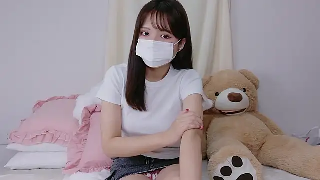 Snapshot of Sena_0999 chatting on 10/10/25, 10:47 Sena 0999 online show from 10/10/25, 10:47