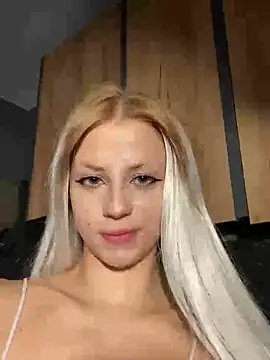 FavoriteKira online show from 10/01/25, 07:42