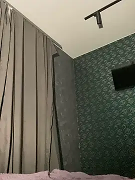 FavoriteKira online show from 11/14/25, 07:01