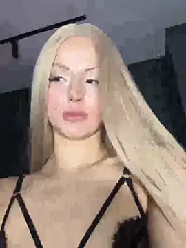 Snapshot of FavoriteKira chatting on 04/19/26, 02:49 FavoriteKira online show from 04/19/26, 02:49