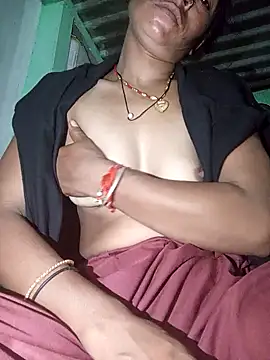 MISS LOVE 001 online show from 09/28/25, 05:51