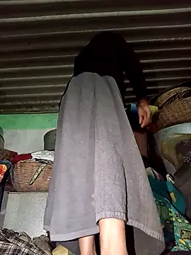 MISS LOVE 001 online show from 10/16/25, 03:57