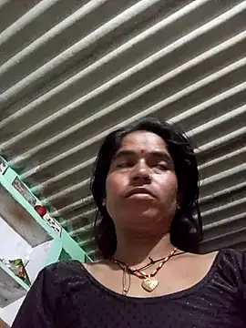 MISS LOVE 001 online show from 10/18/25, 05:03