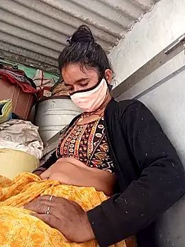 MISS LOVE 001 online show from 10/24/25, 05:48