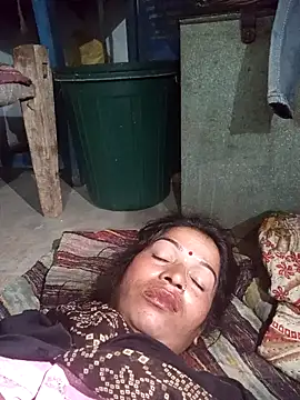 MISS LOVE 001 online show from 11/06/25, 06:31