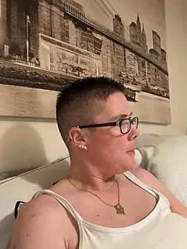 voluptuous-minx online show from 12/16/25, 04:45