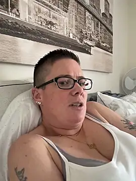 voluptuous-minx online show from 12/17/25, 09:59