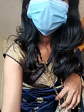 Snapshot of Shivani2002 chatting on 11/18/25, 08:08 Shivani2002 online show from 11/18/25, 08:08