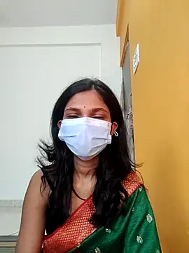 Snapshot of Shivani2002 chatting on 11/26/25, 01:28 Shivani2002 online show from 11/26/25, 01:28