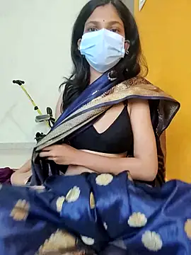 Snapshot of Shivani2002 chatting on 11/30/25, 01:31 Shivani2002 online show from 11/30/25, 01:31