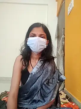 Snapshot of Shivani2002 chatting on 12/16/25, 01:32 Shivani2002 online show from 12/16/25, 01:32