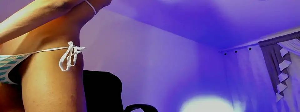 Snapshot of Angelicious_Boy chatting on 11/07/25, 05:07 Angelicious Boy online show from 11/07/25, 05:07