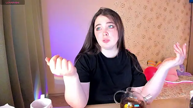 Alice next door online show from 02/14/26, 01:52