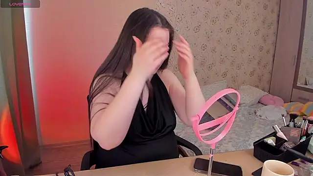 Alice next door online show from 03/18/26, 01:25