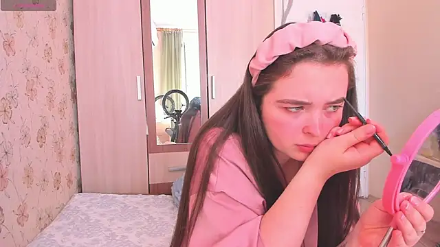 Alice next door online show from 06/02/26, 11:23