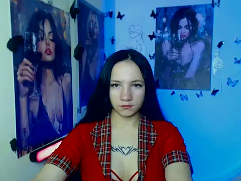 Snapshot of Em7MaA chatting on 10/31/25, 08:21 Em7MaA online show from 10/31/25, 08:21