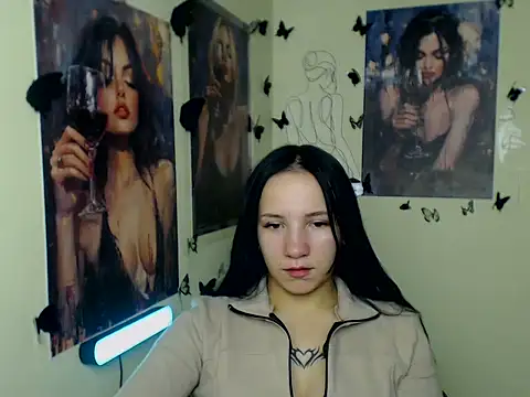 Snapshot of Em7MaA chatting on 11/08/25, 01:39 Em7MaA online show from 11/08/25, 01:39