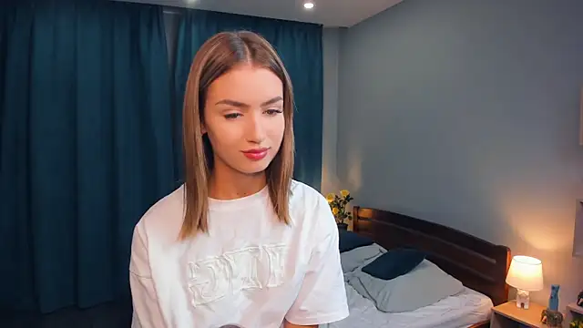 Snapshot of IsaVesco chatting on 09/10/25, 07:58 IsaVesco online show from 09/10/25, 07:58