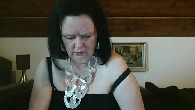 TiffanyMature online show from 10/12/25, 02:16