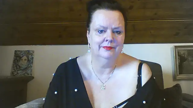 Snapshot of TiffanyMature chatting on 04/20/26, 08:17 TiffanyMature online show from 04/20/26, 08:17